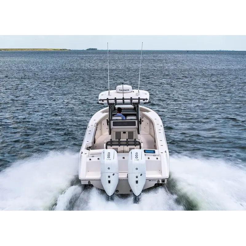 Bateau de pêche à console cent - Fishing Boat Outboard Motor avis et prix
