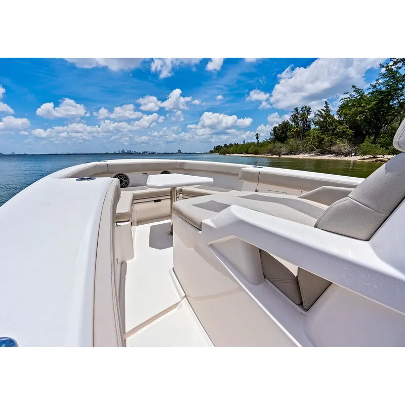Bateau de pêche à console cent - Fishing Boat Outboard Motor avis et prix