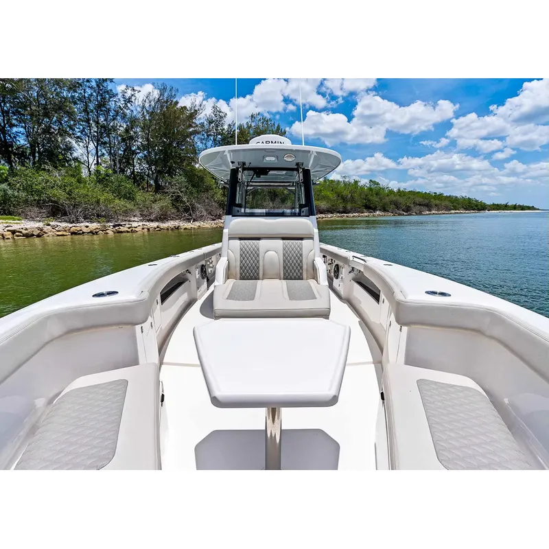 Bateau de pêche à console cent - Fishing Boat Outboard Motor avis et prix